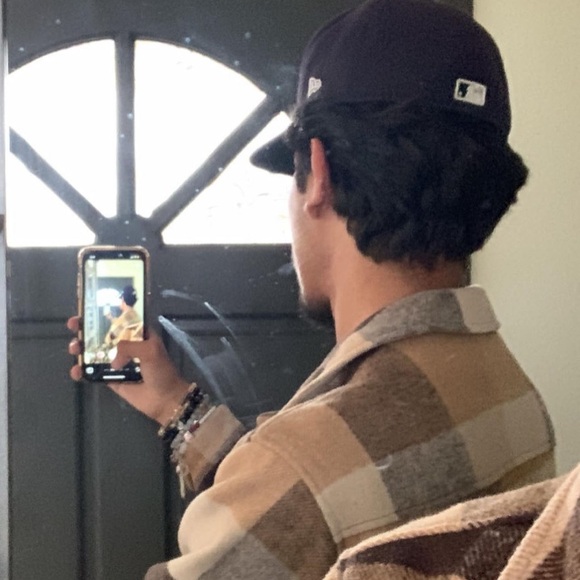 Meet your Posher, Joshua - Picture 3 of 5